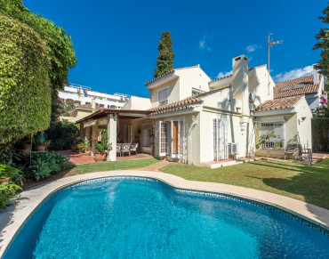 Villa for sale in Marbella Golden Mile, Casablanca, Marbella - PANR-15190