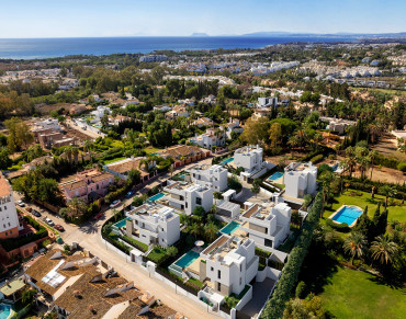 Villa for sale in Estepona East, Atalaya, Estepona - PANR-15305