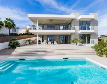 Chalet for sale in Santa Ponsa - 50870