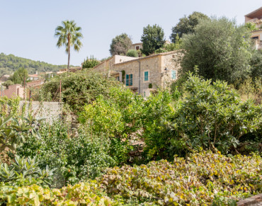 Casa de pueblo for sale in Puigpunyent - 4437