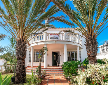 Villa for sale in Elviria - W-02TOY4