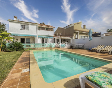 Villa for sale in Sierrezuela - ST5275