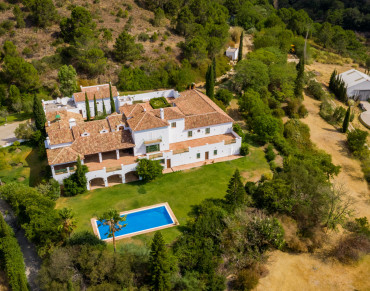 Villa for sale in Estepona East, El Velerin, Estepona - MPV4443