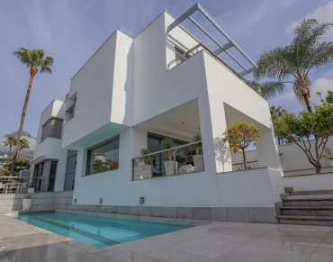 Villa for sale in Marbella Golden Mile, Rocio de Nagüeles, Marbella - MPV5866