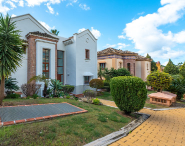 Villa for sale in Marbella Hill Club - W-02Z7N1