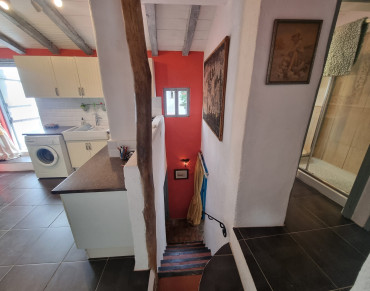 Charming Rustic Townhouse with Separate Guest Apartments