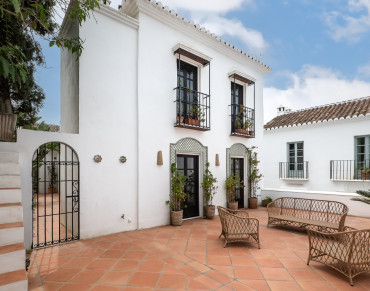 Town House for sale in Las Lomas del Marbella Club - W-02ZGMX