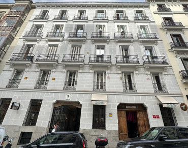 Flat for sale in Jerónimos - M1087