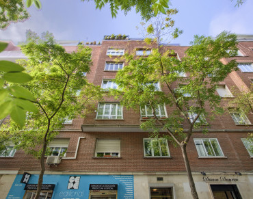 Flat for sale in Lista - M1095