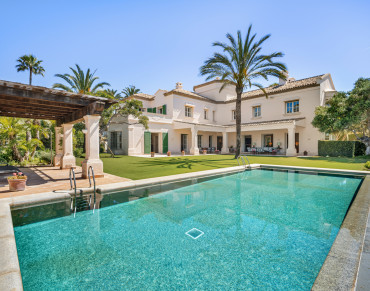 Villa for sale in Los Monteros - SV2301