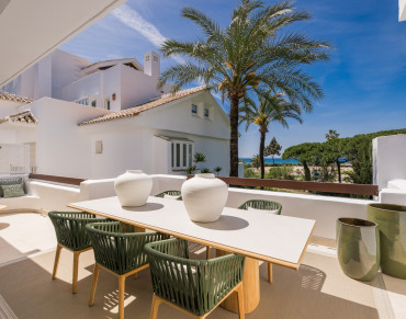 Apartment for sale in Marbella East, Los Monteros Palm Beach, Marbella - PANR-15339