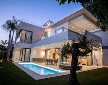 Detached Villa for sale in The Golden Mile - R4402366