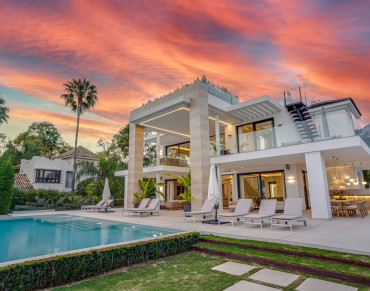 Detached Villa for sale in The Golden Mile - R4709347