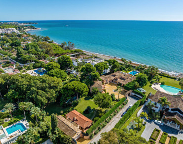 Villa for sale in Estepona East, Paraiso Barronal, Estepona - DM5234