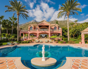 Villa for sale in Marbella Golden Mile, Sierra Blanca, Marbella - DM4199
