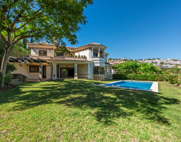Villa for sale in Los Arqueros, Benahavís - DM2288