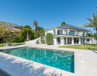 Villa for sale in Marbella Golden Mile, Nagüeles, Marbella - DM4529-01
