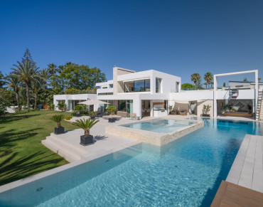 Villa for sale in El Paraiso - HRB-00669P