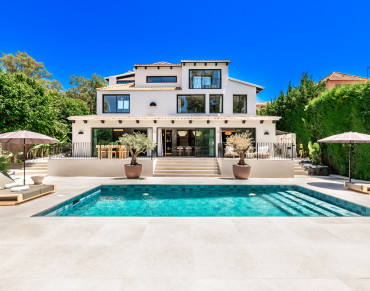 Villa for sale in Nueva Andalucia - W-0309W3