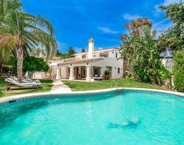 Villa for sale in La Quinta - W-0304ZN