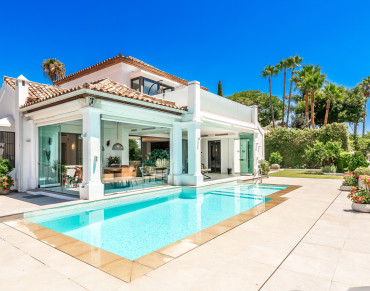 Villa for sale in Marbella Golden Mile, Nagüeles, Marbella - W-030UKL