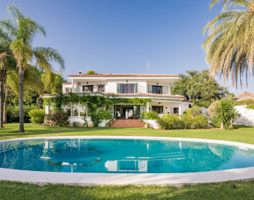 Villa for sale in Marbella Golden Mile, Marbella - PANR-15708