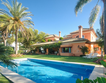 Villa for sale in Marbella Golden Mile, Altos Reales, Marbella - DM3139
