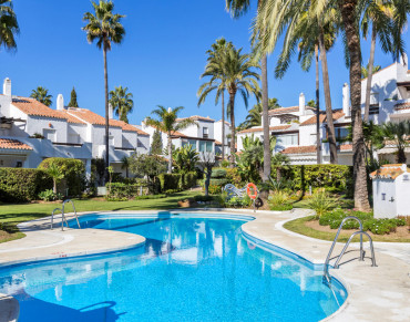 Town House for sale in Bahia de Marbella - W-02AHEU