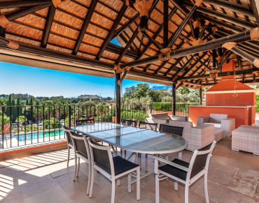Villa for sale in Los Monteros - W-02TI4Q