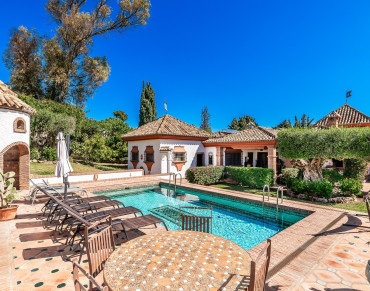 Villa for sale in Costabella - W-02UYBZ