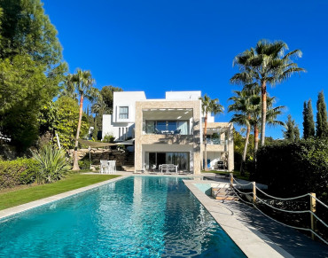 Villa for sale in Paraiso Alto - W-02Z4XS