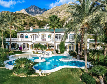Villa for sale in Marbella Golden Mile, Cascada de Camojan, Marbella - W-02QUO3