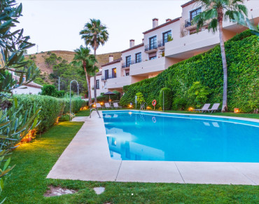 Semi Detached House for sale in Benahavis Centro - W-02ZOAA