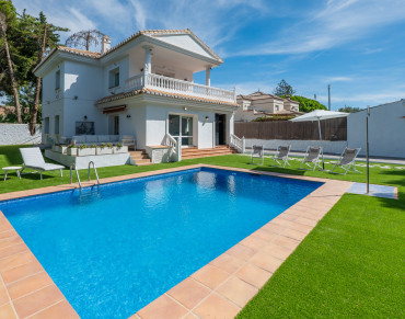 Villa for sale in Cabopino - W-046EGF