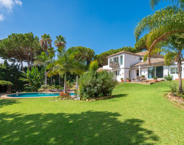 Villa for sale in Marbella East, Hacienda las Chapas, Marbella - W-046845