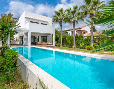 Villa for sale in Marbesa - W-046N0E