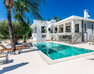 Villa for sale in Nueva Andalucia - W-046P1H