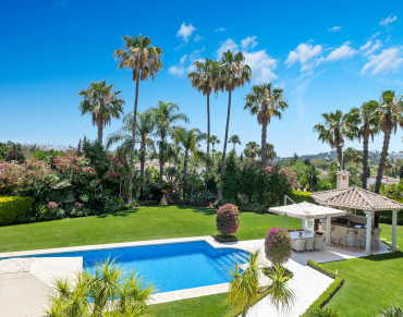 Villa for sale in Nueva Andalucia - 209-02829P