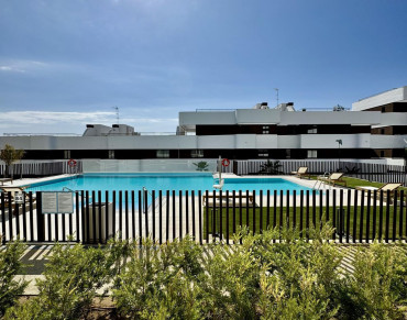 Apartment for sale in Estepona - R5115436