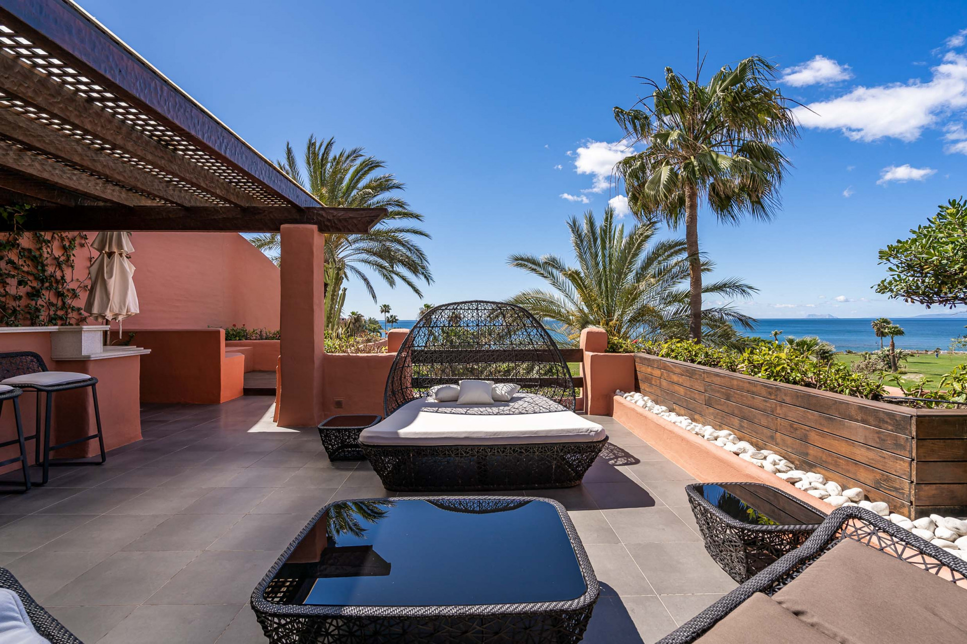 LE-00367P - Triplex in Estepona