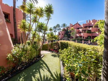 Apartment in Estepona — photo 2