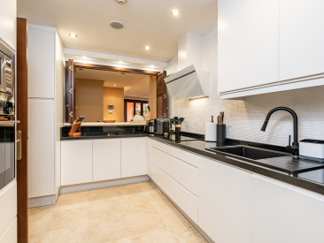 Apartment in Estepona — photo 4