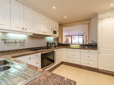 Apartment in Estepona — photo 5