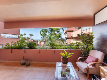 Apartment in Estepona — photo 2