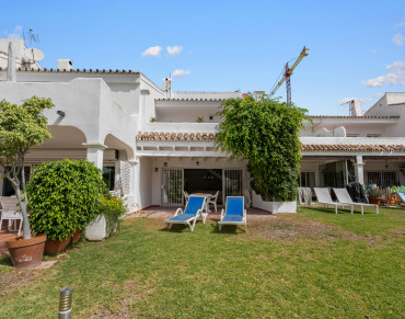Town House for sale in Costabella - LE-00689P