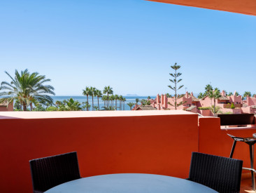 Apartment in Estepona — photo 2
