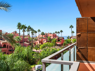 Apartment in Estepona — photo 2