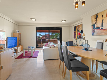 Apartment in Estepona — photo 3