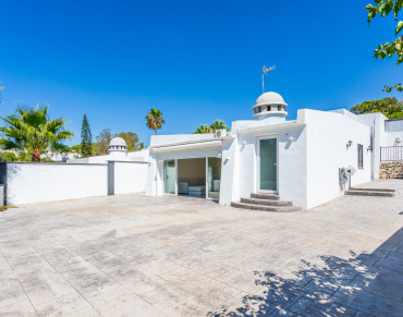 Villa for sale in Calahonda, Mijas Costa - ST6136