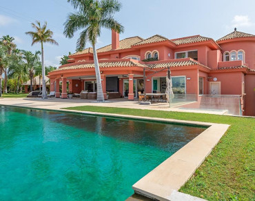 Villa for sale in El Paraiso - 1865